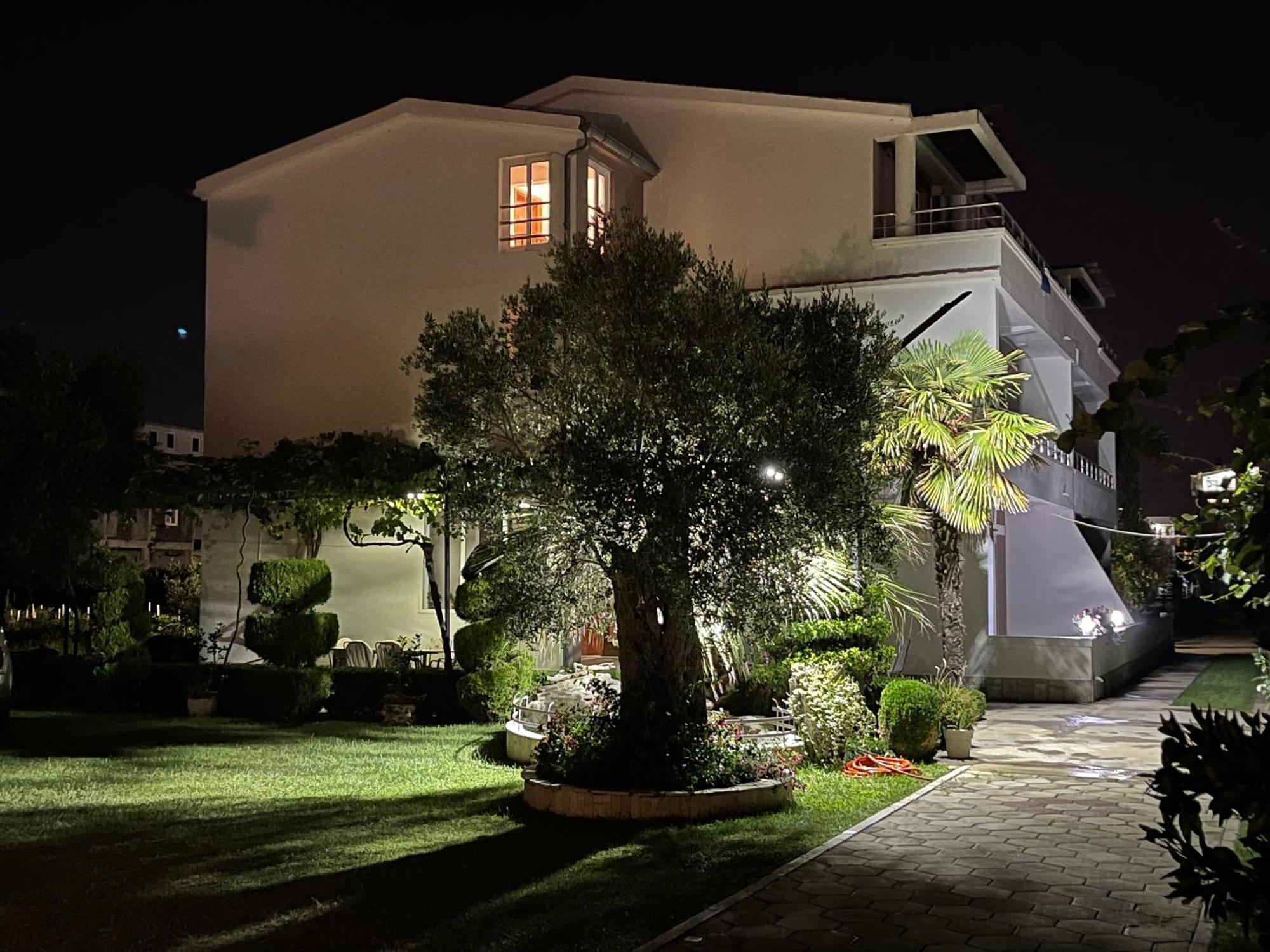 Apartaments Queen 울친 외부 사진