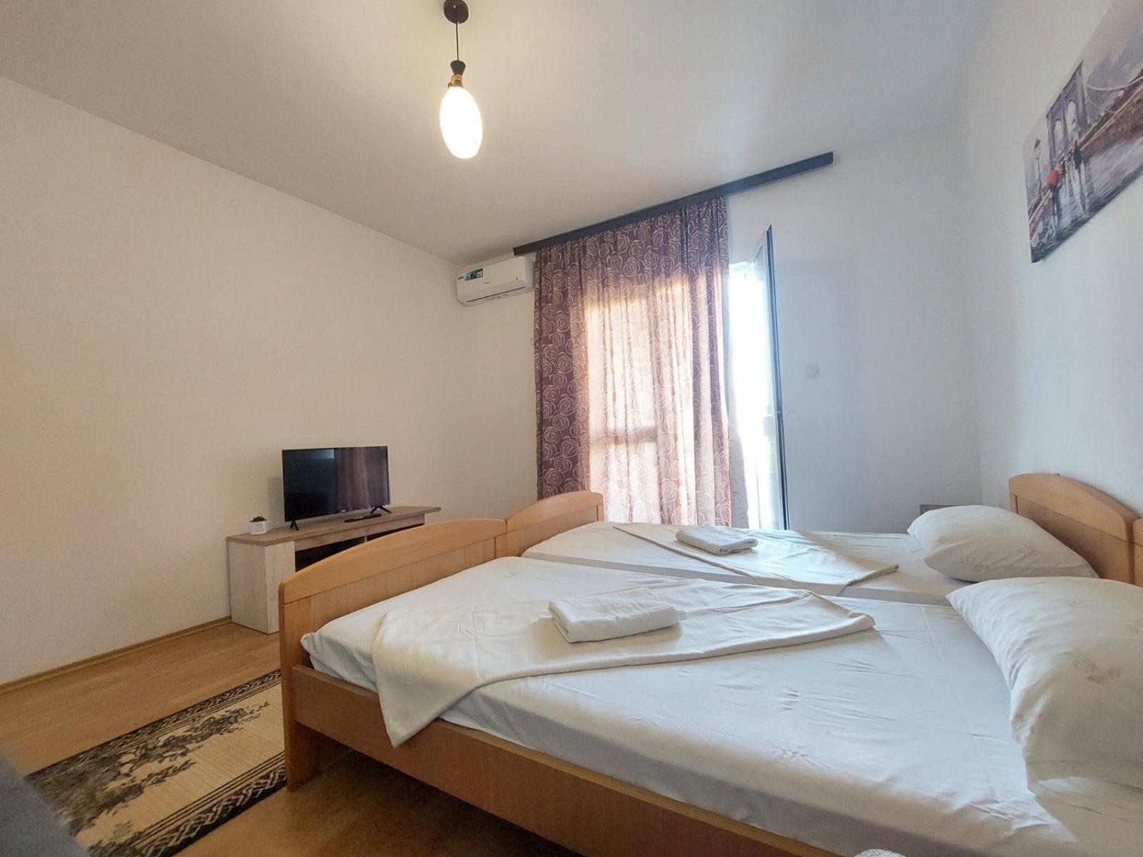 Apartaments Queen 울친 외부 사진